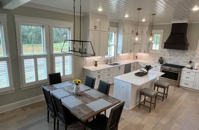 Brand New Southern Charmer w/screened in porch near Ole Miss & Oxford Square