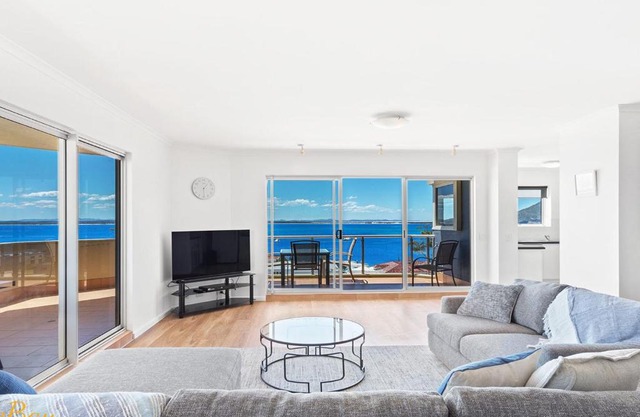 Breakwater Apartment 402
