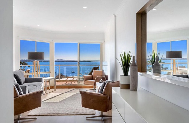 Breakwater Apartment 403