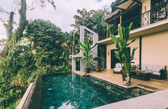 Breathtaking Views-2 pools-Dominical-100MBinternet