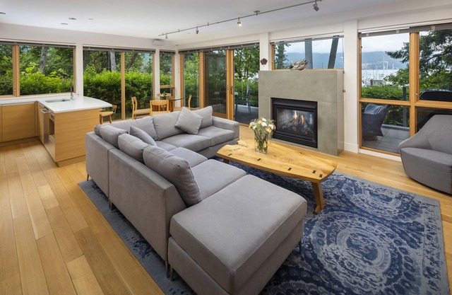 Brentwood Bay Resort & Spa