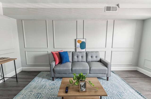 Brentwood D6 I Cozy & Comfy I 2Bd I Free Parking