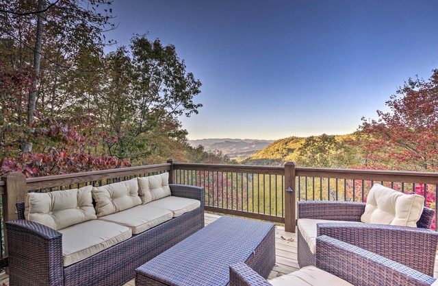 Brevard Chalet w/Stunning Blue Ridge Mtn Views!