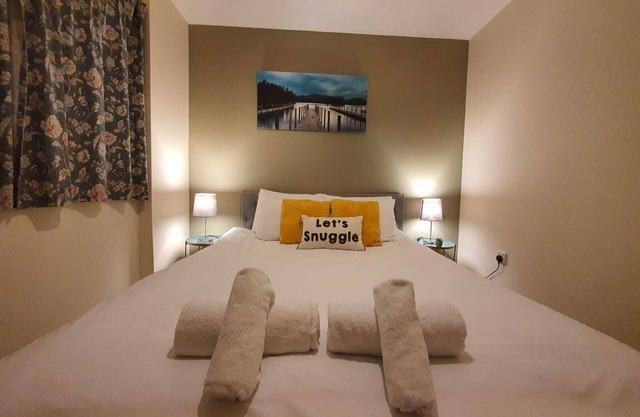Bridgecity 3 BR Lehar retreat in Basingstoke