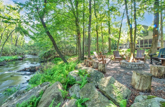Bright 4BR Home in Big Bass Lake