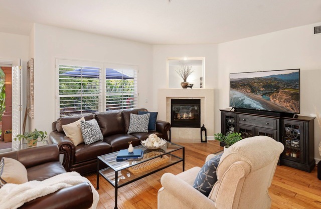Bright and Charming Condo with Beautiful Terrace