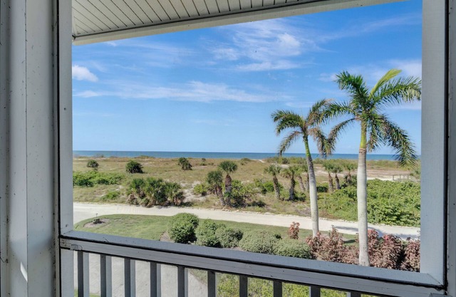 Bright and Cheerful Gulf View Villa B3722B