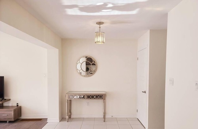 Bright and Contemporary, Centrally located townhouse