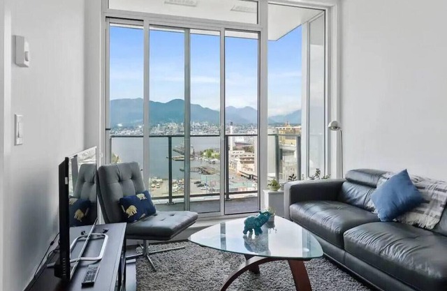 Bright and Modern One Bed Penthouse