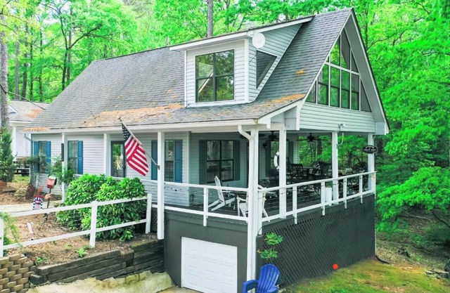 Bright Aqua Yacht Harbor Pickwick Lake Lakeview Home Boat Garage Sleeps 10+
