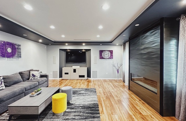 Bright Burbank 3 Bedroom Home with Pool