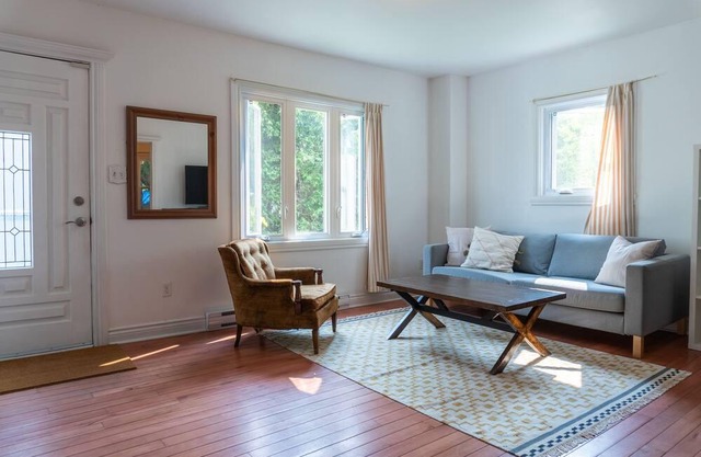Bright & clean 2-bedroom home in Gatineau, QC