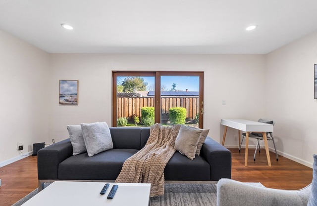 Bright Sanctuary on Klamath #42333