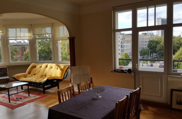 bright spacious apartment near European institutions