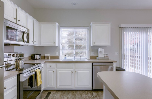 Bright, stylish, clean and close to every convenience!