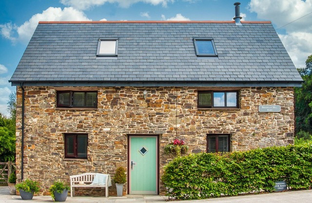 BRIGHTLEY MILL BARN, luxury holiday cottage in Okehampton