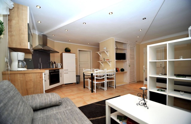 Brightly furnished non-smoking apartment in a quiet location
