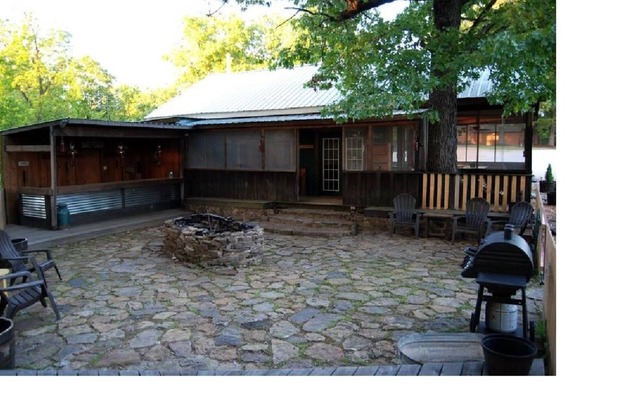 Bring your family and enjoy the comforts of the Ozarks at Bear Crossing Cabin