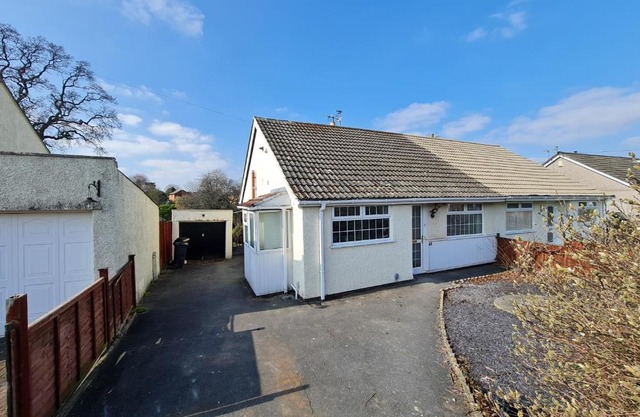 Bristol 2-Bed Bungalow Sleeps 4 Parking