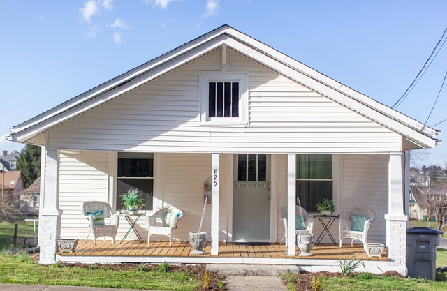 Bristol Bungalow Near State Street