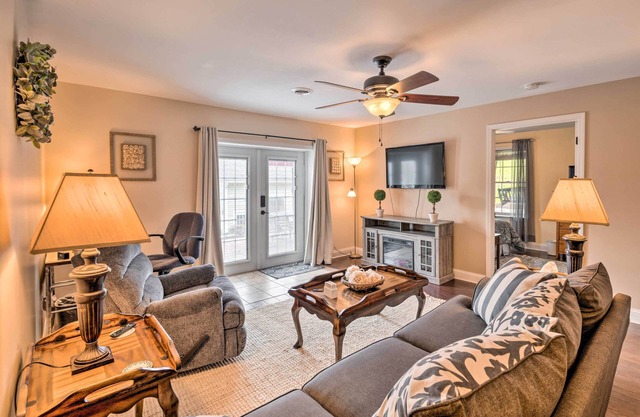 Bristol Escape w/Patio, 2 Mi to Downtown!