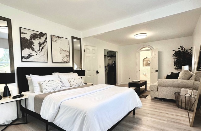 Bristol Firefly Studio: Kitchenette, Private Patio