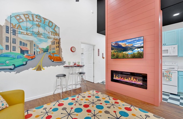 Bristol’s Doo-Wop Den – A 1950s-Themed Retreat with a Modern Twist