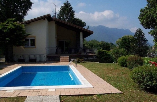 Britta villa with pool in Brezzo di Bedero