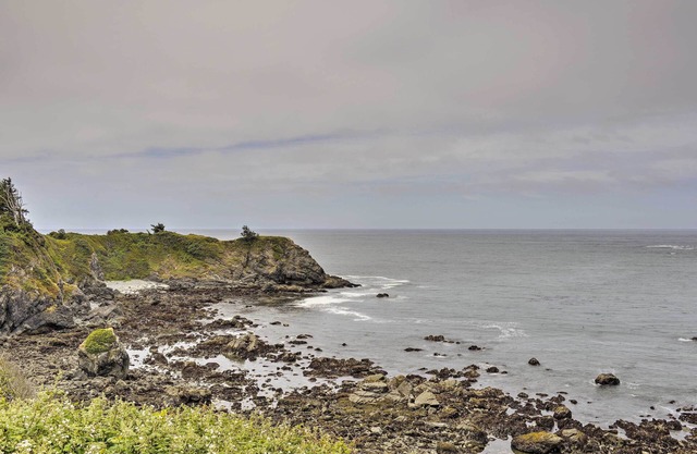 Brookings Vacation Rental Studio - Walk to Town!