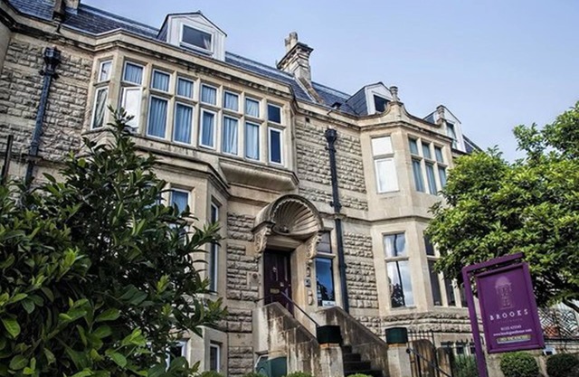 Brooks Guesthouse