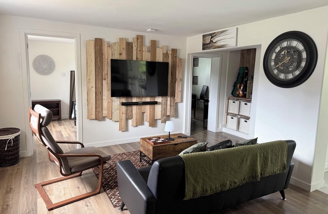 Brook’s Hollow: Cozy countryside retreat nestled within Niagara wine district