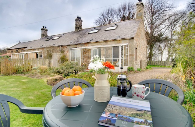 Brownridge Cottage - Two Bedroom House, Sleeps 4