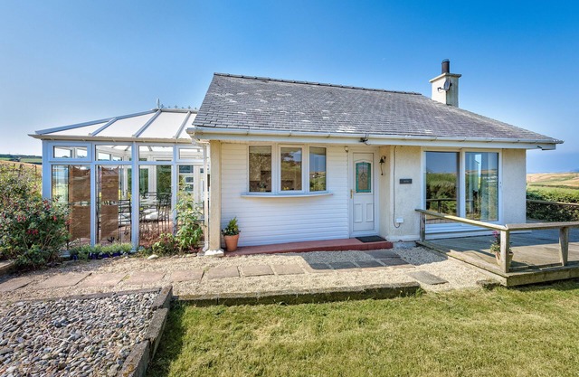 Bryn - Two Bedroom House, Sleeps 4