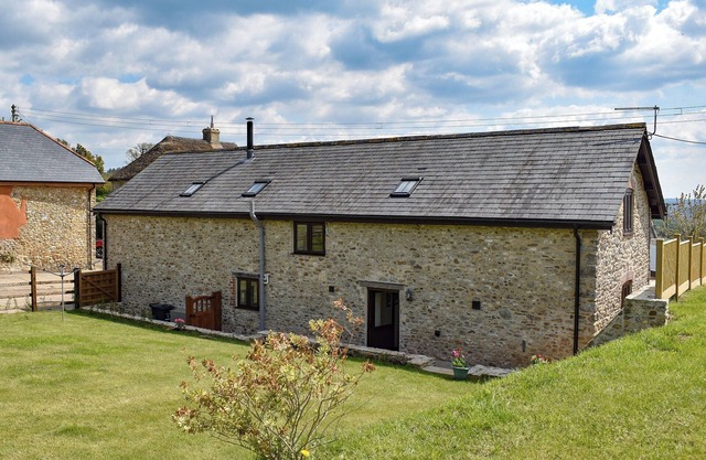 Bucknole Farm - The Old Shippon