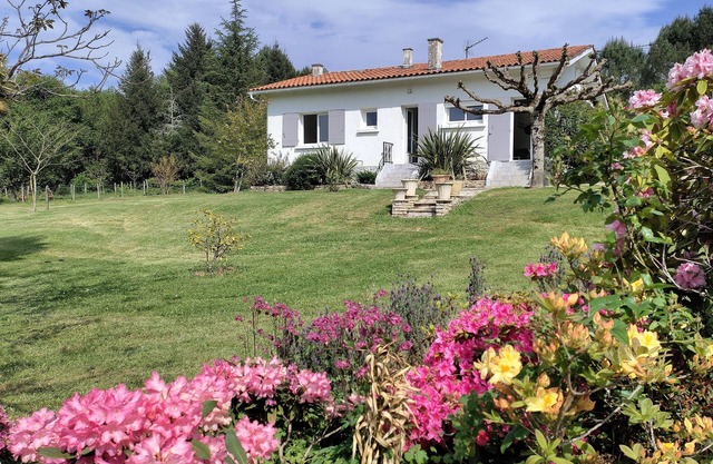 Bucolic house with its pond