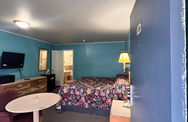 BUDGET INN