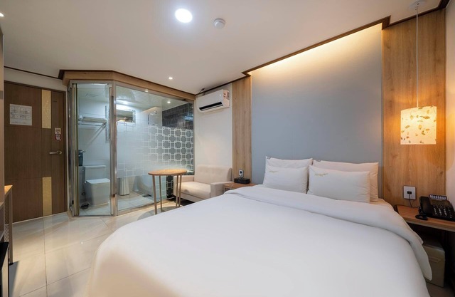 Bulgwang Hotel Maru