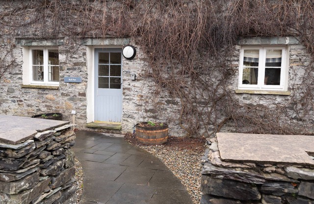 Bull Pen - sleeps 10 guests in 5 bedrooms