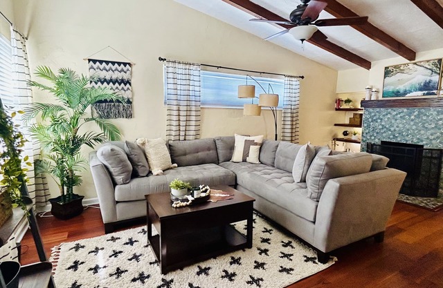 Bungalow Centrally Located DTSP with Swim Spa