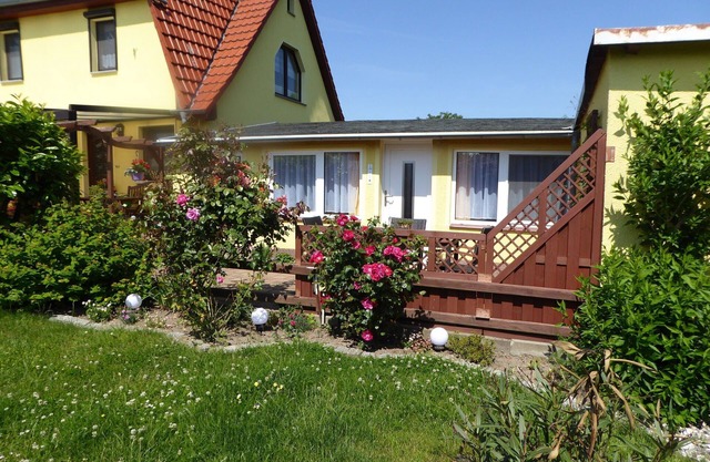 Bungalow in Zweedorf mit Liegewiese