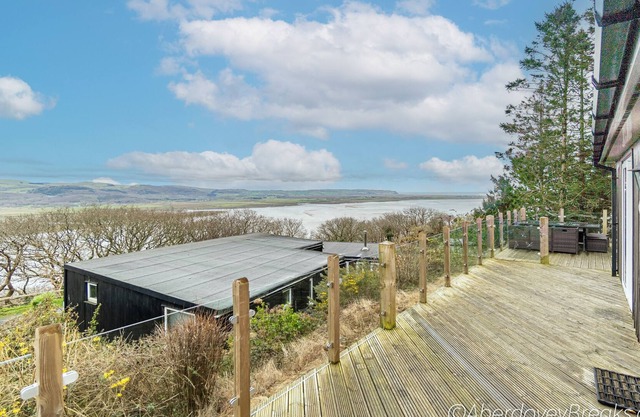 Bungalow No 62, 2 Bedrooms, sleeps up to 5 persons, Pets Welcome, Estuary Views.