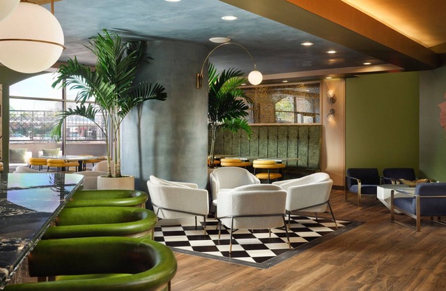 Burton House, Beverly Hills, A Tribute Portfolio Hotel