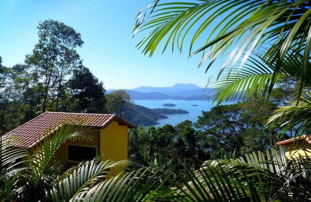 Bus Stop Paraty