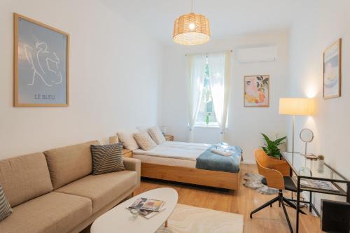 Business and Pleasure Apartment with Air Condition