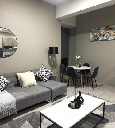 Business, fun, relaxation in the heart of Rosebank