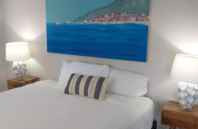By the Bay Lavender's Villa-Beach Suiten