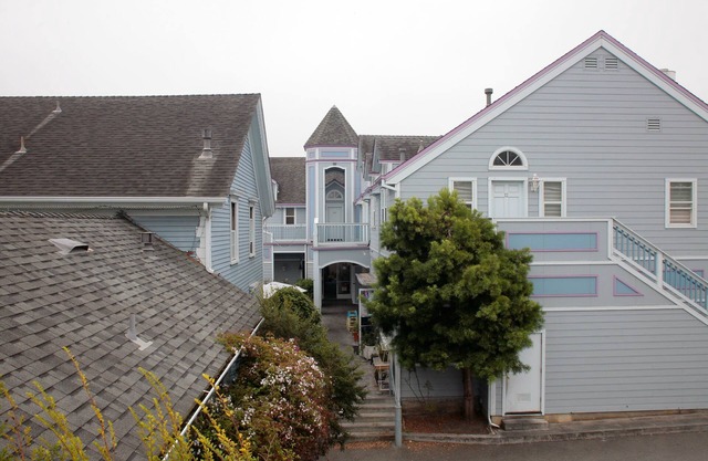 BytheSea Inn