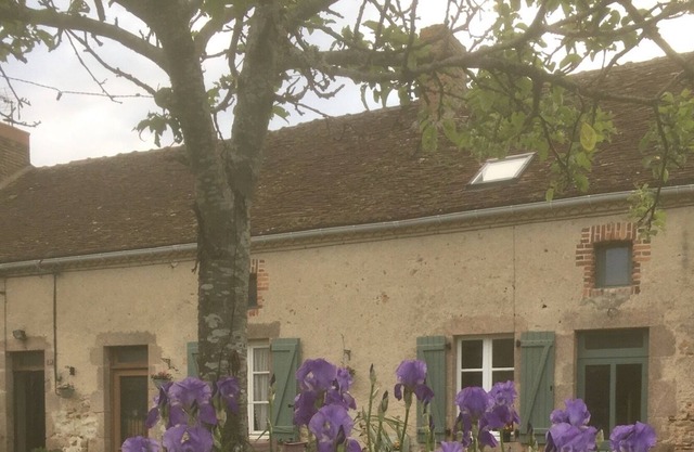 Bythewayside - 2 Bedroom rural Gite with private garden and private A/G pool.