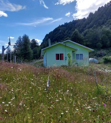 cabaña a 13 km de coyhaique camino lago atravesado, últimos 300 metros para vehículos 4x4