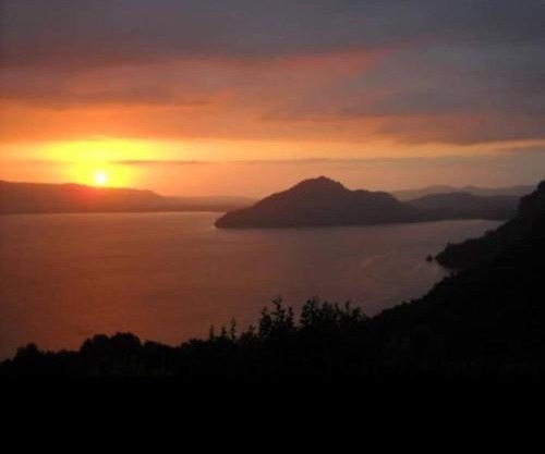 Cabaña con vista al Lago Colico
